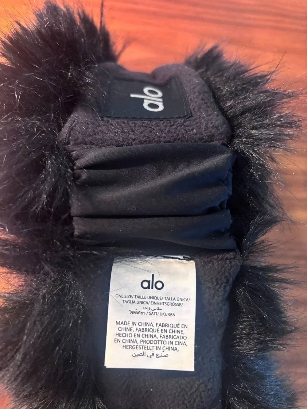 ALO Yoga chic faux
